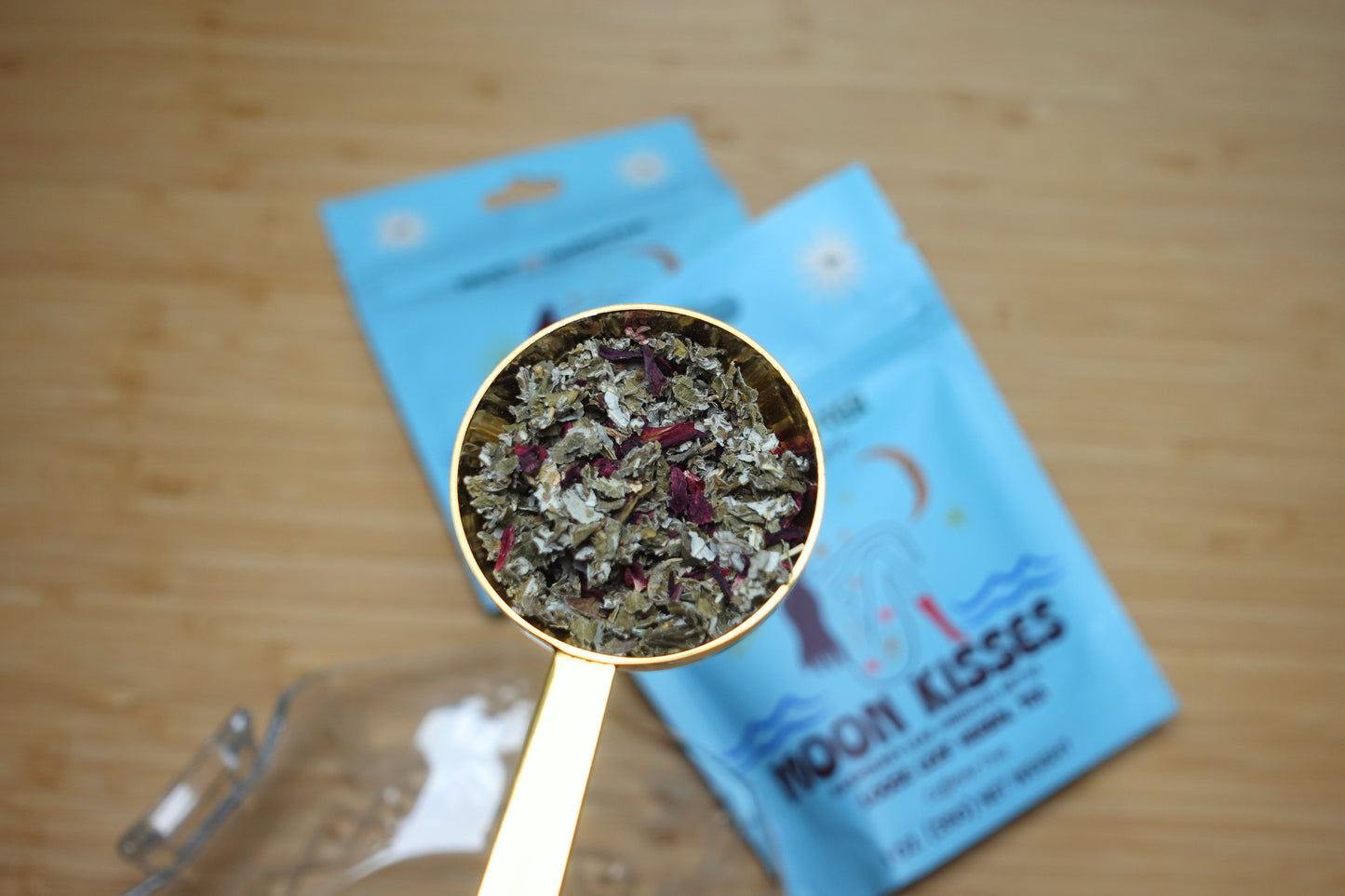 moons kisses loose leaf tea